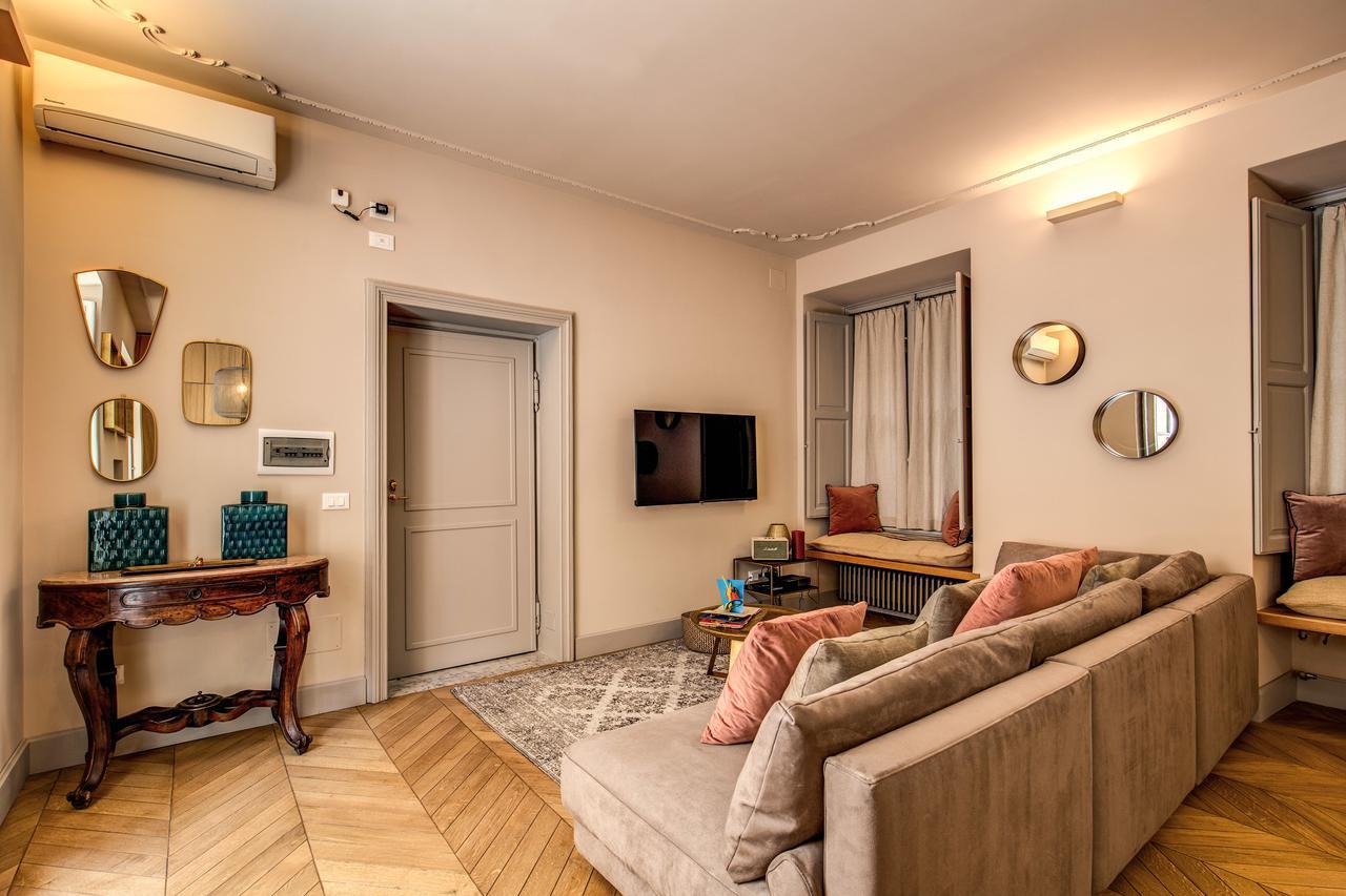 Apartment Decharme With Terrace In Monti Rom